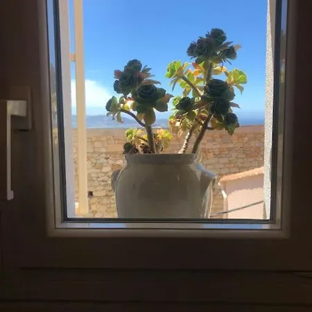 La Maison De B * لوميو